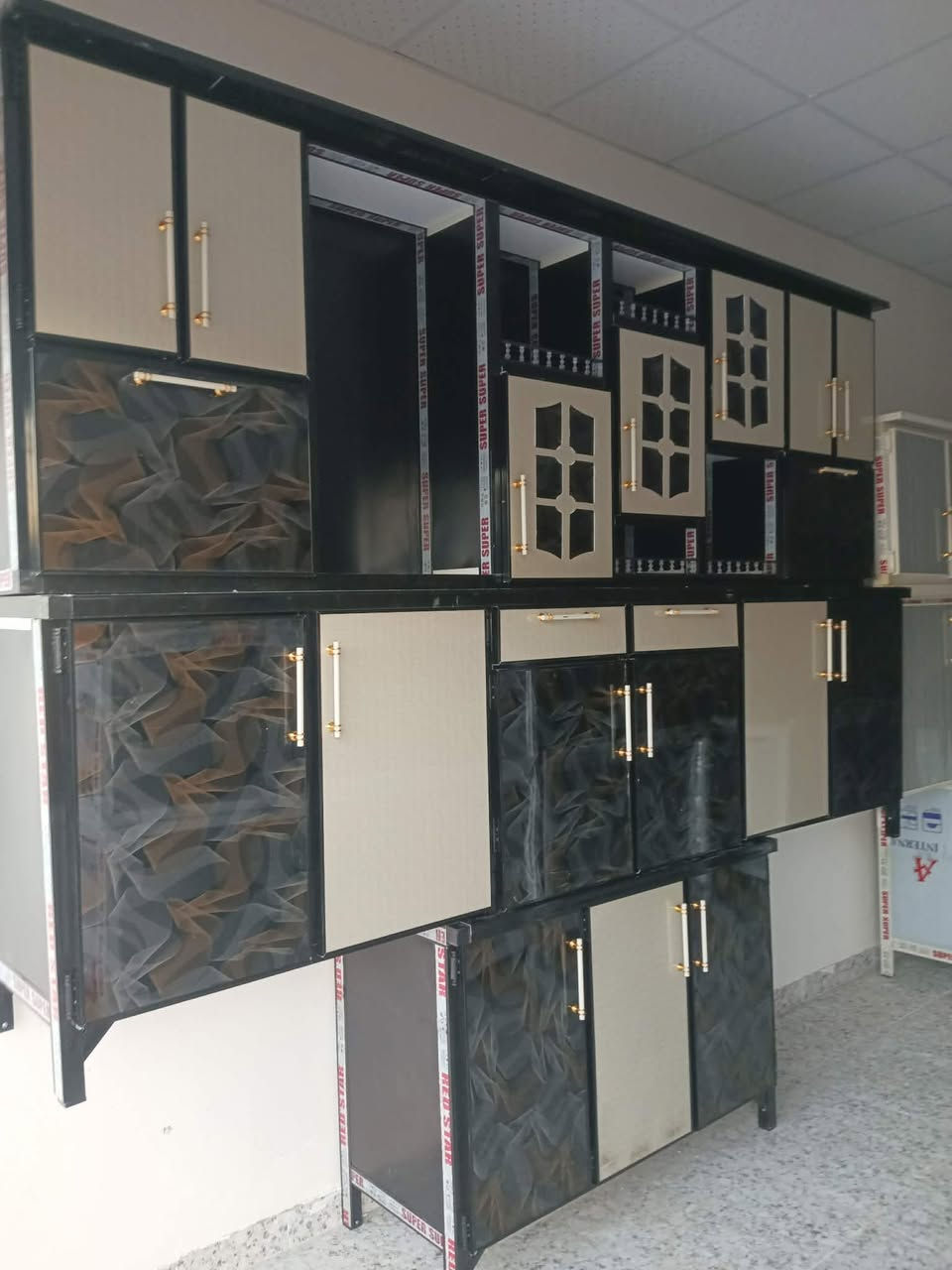 كاونترات جميع ألقياسات وألألوان متوفره
ويوجد استبدال مستعمل بجديد
 ألان لدى مجمع ألسيد عمار للأثاث ألعنوان تكريت مجاور ألمحكمة ألقديمة وكاتب عدل للأستفسار ***********
