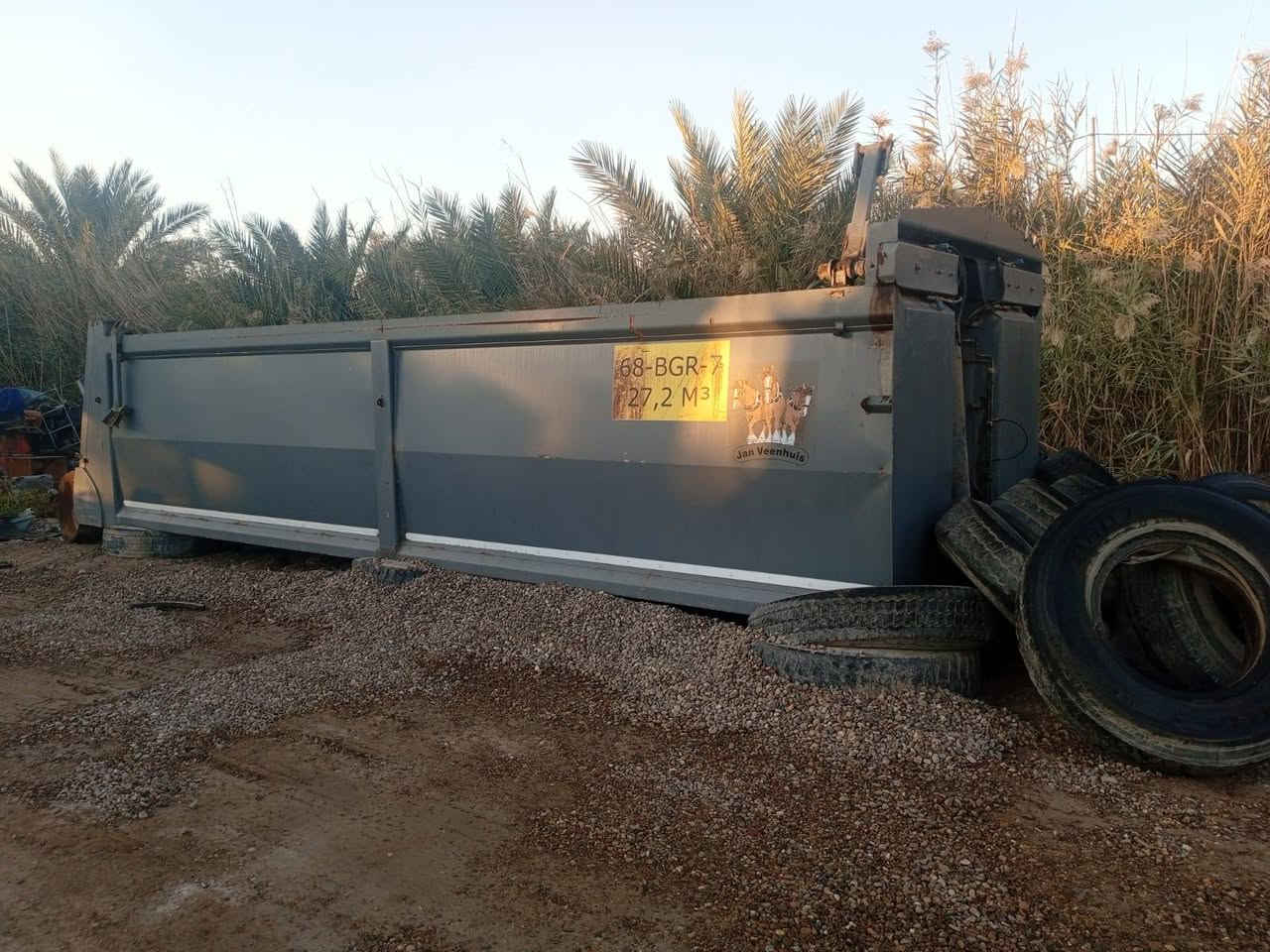 السلام عليكم بدي جديد فقط صندوك جك الأماني نزلته من سيارة وحش مديل 2023خمس محاور طول البدي 7ونص للاستفسار الاتصال على الرقم (***********)
