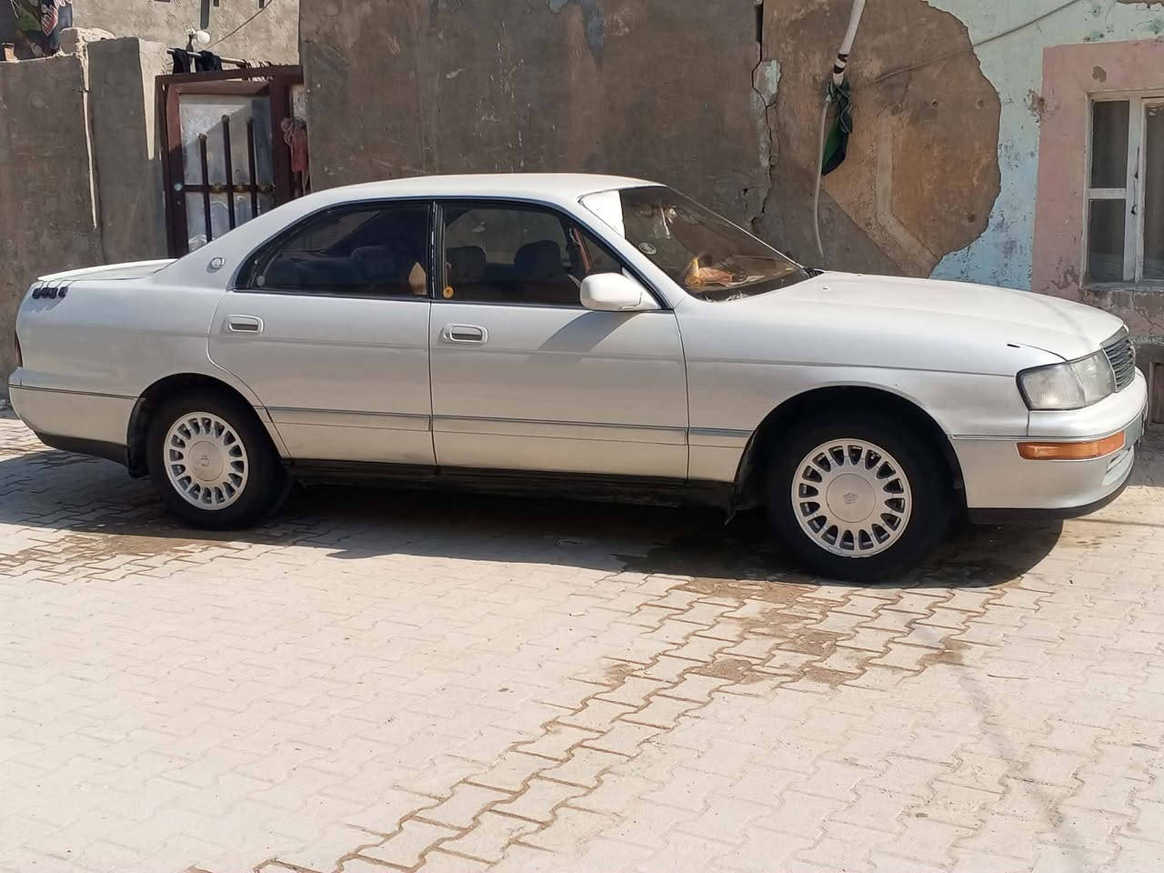 البيع بطه رقمها ذقار٢٧ نكليزي ابيع هل موجود كص كفل نقل جثه كفل كيرمكينه كفل ترهم مراوس ب بريجو سعر٥٠ وبيها مجال بصيط ***********
