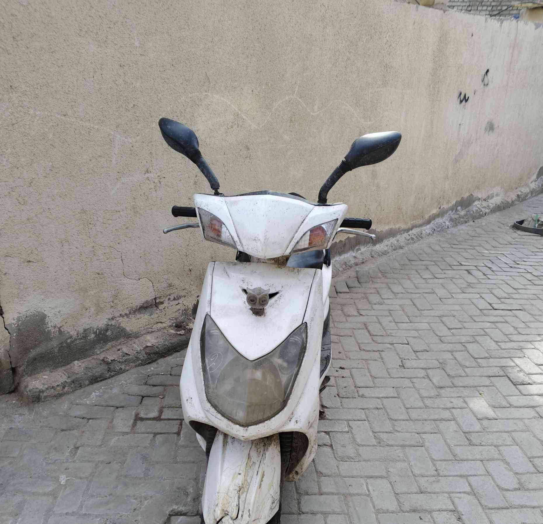 دراجه سكنس فحل كابريتر كوم حديد دراجه كهربائيات كلها شغاله تشتغل سلف قفل ستيرن قفل جوزه دبل شاره شاره يمنه +يسره
اكرر كوم حديد تجي تحمل وتااخذ صار بيها صوت بداخل الكلجات
السعر 300 متواجد فيس ***********واتساب
