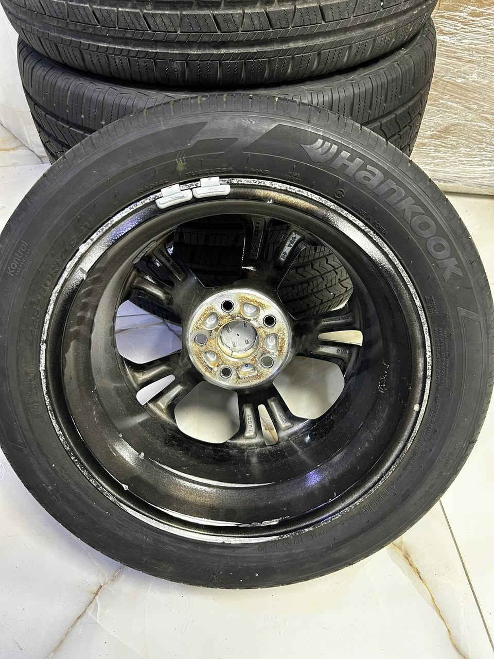 السلام عليكم تك ويل هوندا اكورد قياس17 
بي عواج خفيف يرهم سبير اطار ياباني هانكوك
السعر125الف
للاتصال***********
العنوان بغداد حي القاهره
