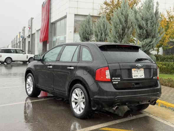 سلام عليكم
فورد أيدج 2011  بونيت و چملخ سبوخ
كير ومحرك شرت
السعر 112
0770 618 4884
