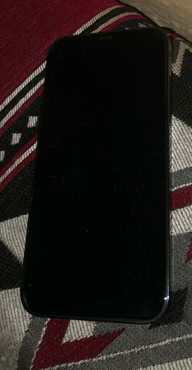 ايفون 12 برو ماكس نضافه 98مبدل بي شي شرط بطاريه وشاشه شرط اصلي يرهم اغصاد ا و نغد اليحب يتواصل خاص او يتصل عل رقم*********** ؟
