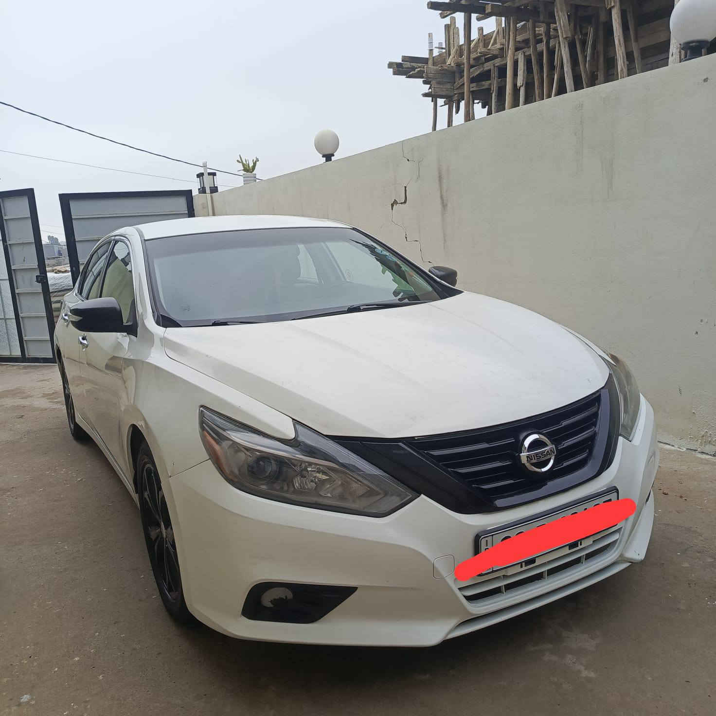 نيسان التيما موديل 2018 سنوية هزة جديد باسمي و شرط التحويل كشنات كهربائي و هيتر و استيرن هيتر سيارة فول ما عدا الفتحة مكان السيارة موصل رشيدية للاستفسار ***********
