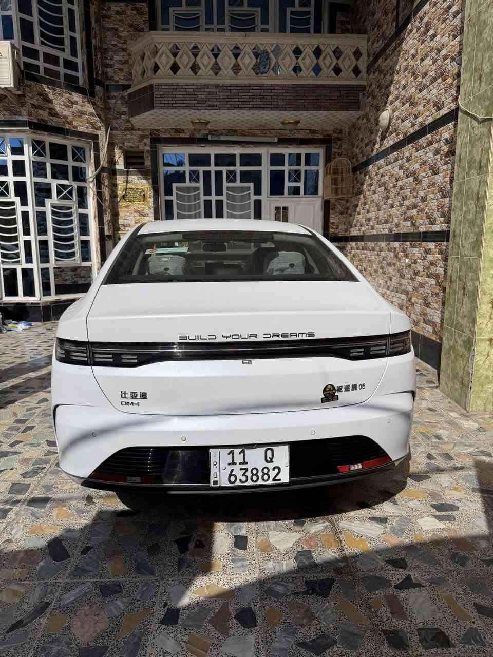 السلام عليكم 

بي واي دي 
دستروير 2025 
مستخدمة 3 الف 

شاشة قلاب 
داخل ابيض 
السيارة وضعية الشركة مكفولة 

عدة كاملة مع شاحنة 
السعر 18200 وبيها مجال  

مكاني بغداد البلديات 

***********
