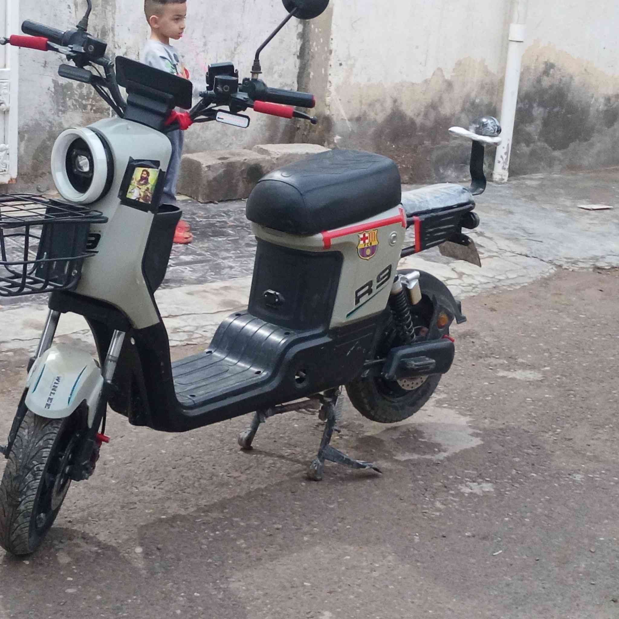 سلام عليكم دراجه للبيع ار 9 جديده بعدها بصمه وسويج بطاريات كبار 32امبير السعر 375


**إذا كنت صاحب هذا الإعلان وتريد حذفه لأي سبب، رجاءا أرسل رسالة إلى الدعم الفني**