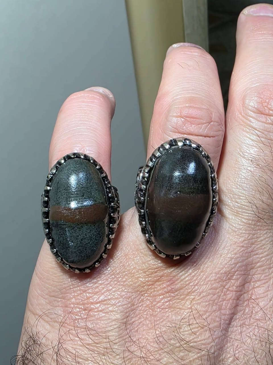 خاتمين سلطاني نوادر فول شرط.مال مزامط حجر قديم وبيهن عروك بنص فول نار وشرار من اقوا الحجار شغل عام جوكر تواصل خاص او واتساب ***********
