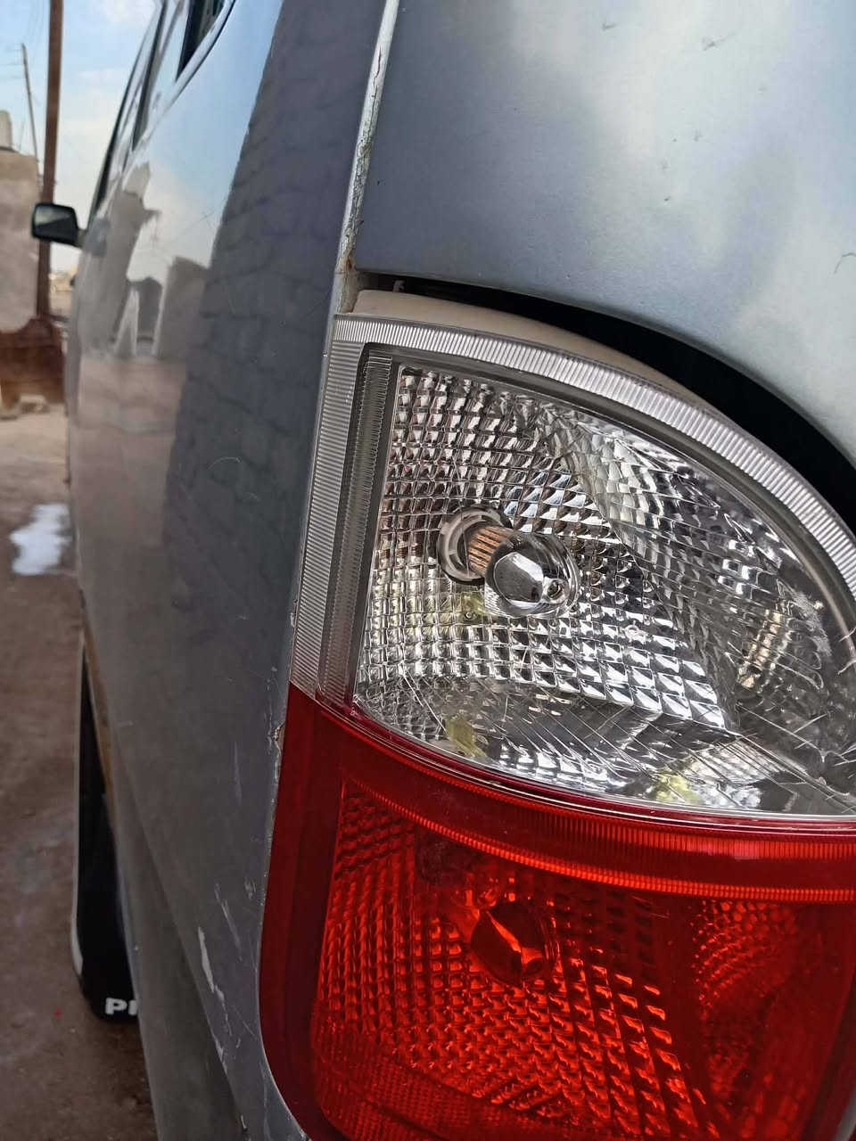 السلام عليكم سياره بريجو للبيع سياره جاهزه كير واكسن توني شادهن ومحرك دوني مجفته دواخل نضيفه دشبول جديد كهربايات كله شغاله رقم بغداد مديل 2002 تواير تغم كامل جديد كبل سبوع شادهن /لسعر 1005 وبيه مجال بصيط / رقم ***********
