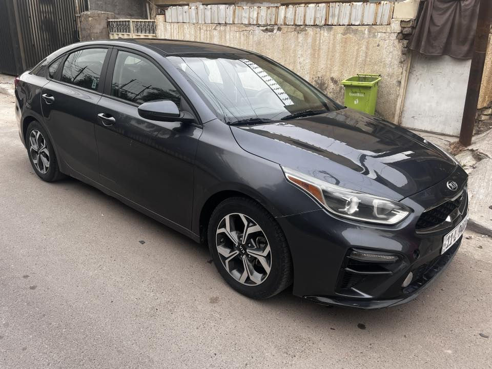 كيا فورتي. 2020  محرك 2000 دوش المرغوب
وارد امريكي ماشية 53600 ميل و قابل للزيادة 

نص فول 

كامره دوارة وتكمات ستيرن فول 

رادار امامي 

مانع اصطدام امامي 

تحديد مسار 

قيادة ذاتية 

كشنات مخمل 

شاشة تدعم ابل كار بلي و اندرويد اوتوا

رقم انگليزي بغداد 11 

ثلاث مودات قيادة sport-smart -normal 

مثبت سرعة 

نظام مانع انزلاق ABS 

بلوتوث -اوكس -usb

بيها صبغ. البنيد و نصف الجاملغ الخلفي الايمن 

و الباب الخلفي الايمن كلير فقط 

ايرباك ستيرن طاك 

مكان السيارة بغداد الطالبية 

السعر : 130$ و بيها مجال 

للتواصل : ***********
