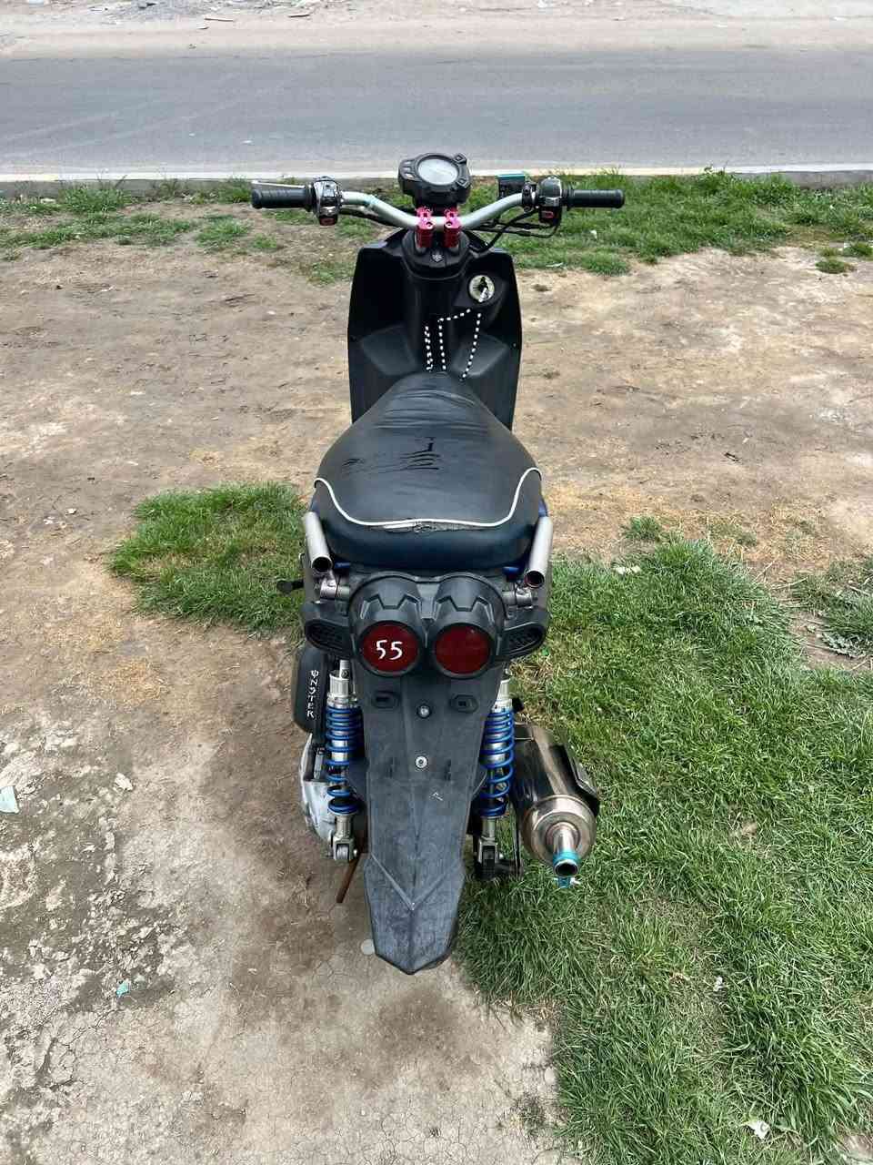 سلام عليكم سكنس جبلي للبيع الدراجه اي نقص مابيها فقط باتري قبق بانزين ما يقفل و دشبول عطلان السعر700 وبيها مجال حك الجيه عنوني بغداد الرشاد قرب فلكه حي النصر *********** متوجد فيس واتساب
