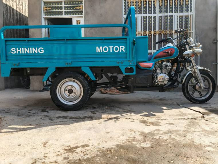 السلام ستوته موديل 23 محرك 25 السعر 2400 رقمي ***********
بيه واتساب
