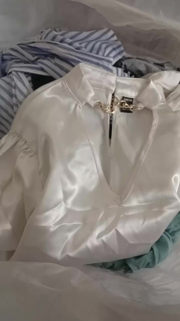 بنات شليف قمصان  نسائي اكسترا جديد ما عارضه منه ابد بس فتحته علمود اصور منه نموذج وانشره اخذته ب٢٠٠
العدد ١٧٠ قطعه لبيعه ب٨٠


**إذا كنت صاحب هذا الإعلان وتريد حذفه لأي سبب، رجاءا أرسل رسالة إلى الدعم الفني**