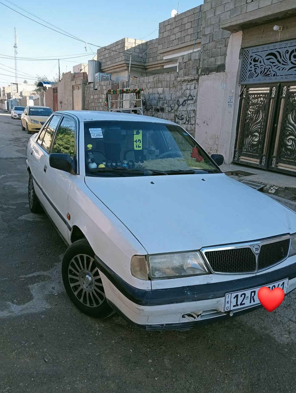 سياره للبيع نظيفه استفسار على الرقم ***********
