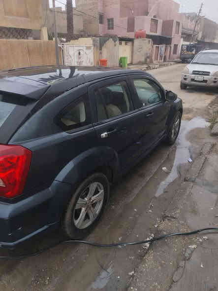 السلام عليكم ورحمة الله وبركاته دوج كاليبر 2008 محرك 2400 جديد قبل أسبوع شديت كير جديد السيارة نقوصاتها البنيد مثل ما موضح لأن طار البنيد وفلش الجامة وبدلت جامة جديدة ضفيرة نظيفه نقصها بس برمجة ابو الجهاز يضبطها السيارة تمشي خير من الله وحلوة بلمشي السعر ٥٥ وبيها مجال أكثر ماتصور لان توازيت وحتاجيت مكان السيارة الصويرة ***********
