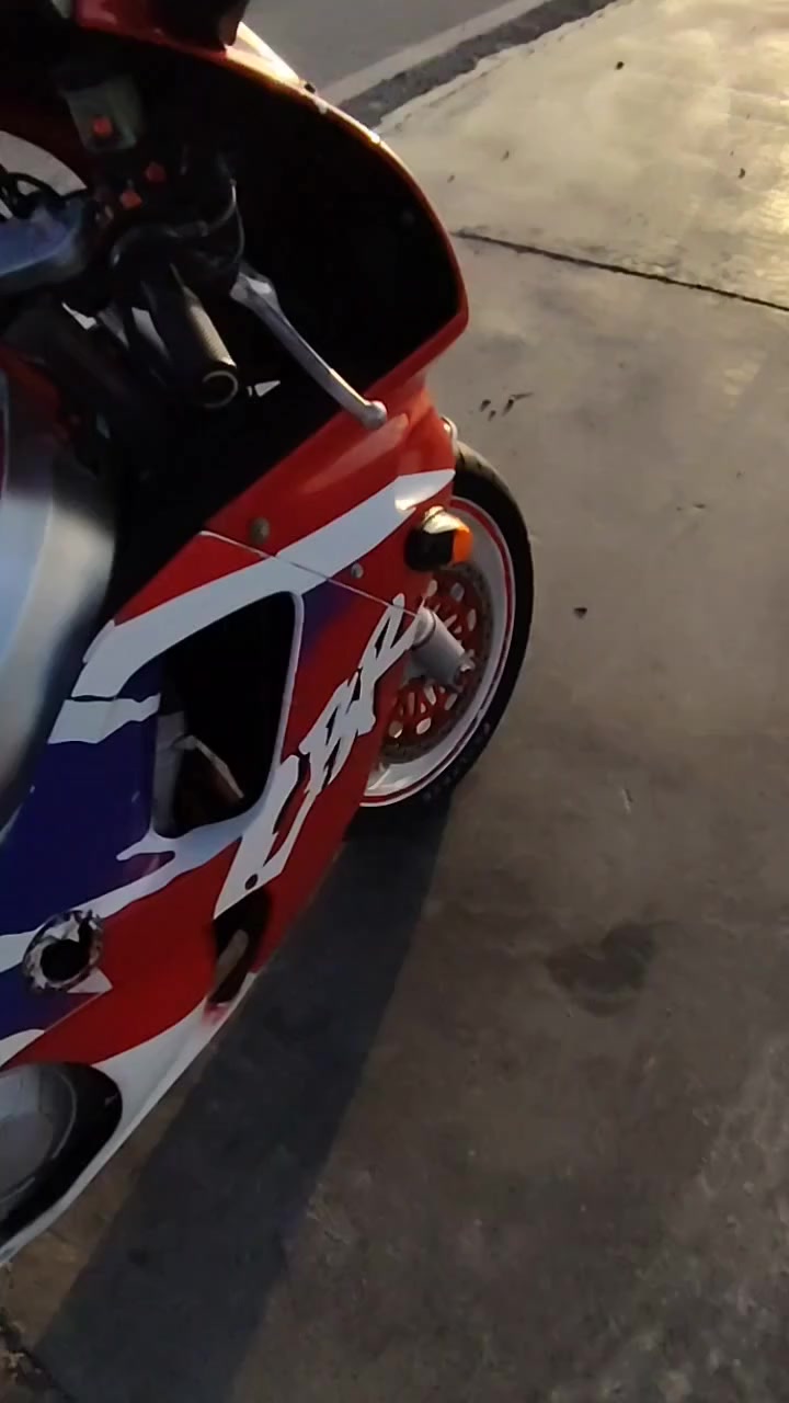 CBR 900
للبيع او مرواس حسب القناعه السعر 
15$ وبيها مجال قليل مكانها الانبار قضاء هيت
 موجود خاص 
***********
