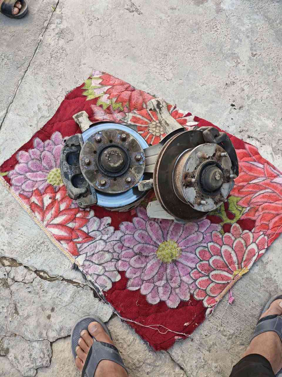 صطاب كسنات مال بريجو 2000 للبيع سعرهن ب65وبيهن مجال مكاني حله مركز ***********
