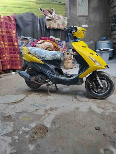 السلام عليكم شباب دراجه أدرس صيني للبيع ***********
