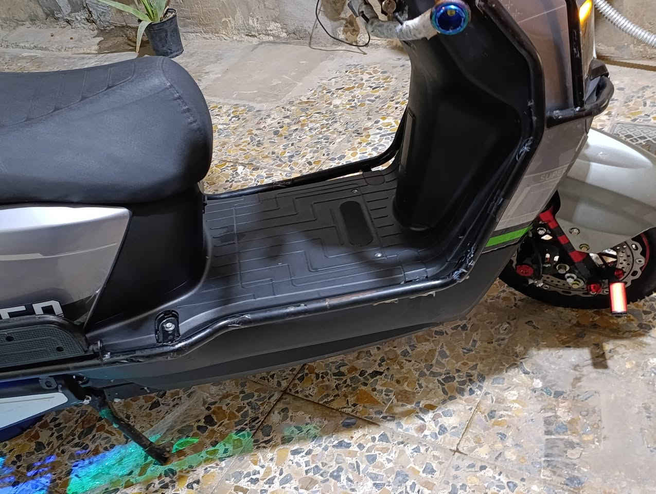 سلام عليكم اقرة منشور زين قبل لا تعلق
موطور دبوب 2025 نضيف حيل مابي اي نقص كهربائية كلهن شغله لايت عالي ناصي 6بطاريات 32 امبير  بطاريات على  فحص/مفتوح 2+بصمه1كرت 2
مكان الانبار رمادي التاميم الدواجن 
رقم الهاتف/***********/واتساب 
 🙂❤
