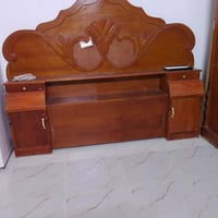 غرفة اخشاب • سرير موجود • بيها مجال