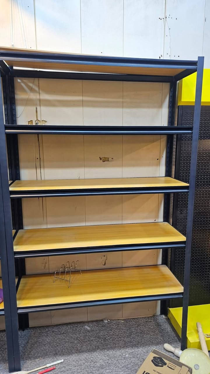 السلام عليكم 
عندي ٩ رفوف
الطول ٢ م 
العرض ١.٣٠ م
عرض الرف ٤٠ سم
السعر 70 الواحد 
العنوان نجف حي الامير شارع الزهور


**إذا كنت صاحب هذا الإعلان وتريد حذفه لأي سبب، رجاءا أرسل رسالة إلى الدعم الفني**