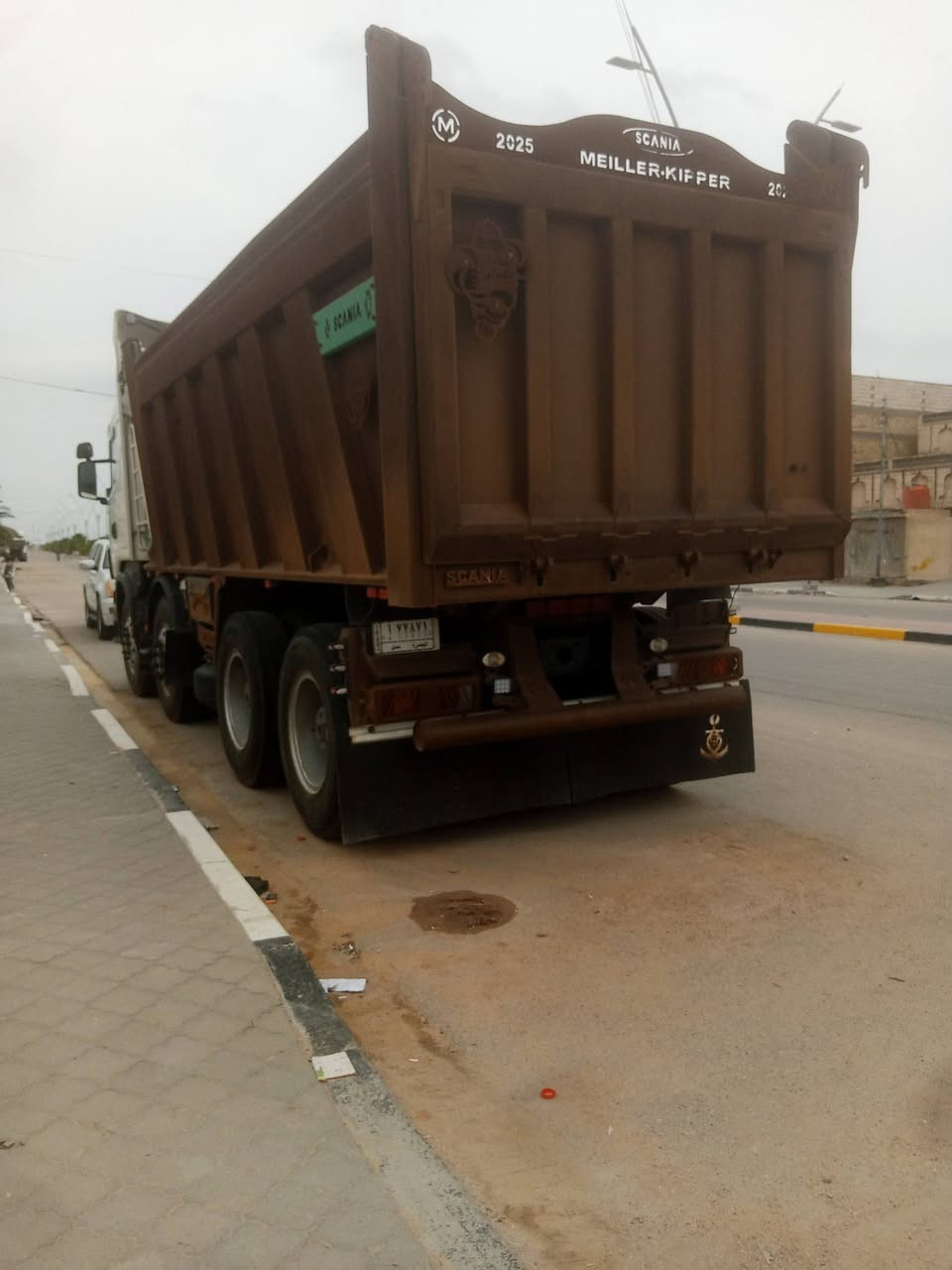 سلام وعليكم سياره سكانيه عكرب للبيع موديل 2007/محرك 8/500/لاتنقص ولا تبخر مجموعة ورده 26/تفصال البدي 2023/السيارة مكفوله كفاله عامه/الستفسار /***********
