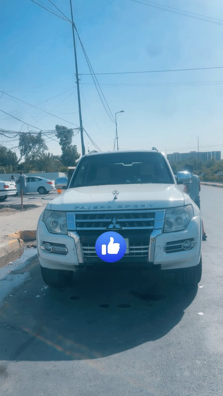 سلام عليكم 
باجيرو حبتور اعلى فئه 
رقم بغداد ب اسمي 
كير مكينه تبريد مكفولات 
مكينه 3800 جديده شادها 
سياره كامله منً كل نواحي 
بيها بارد شبر بجاملغ امامي فقط 
فتحهً كشنات تبريد تدفئه 
دبل سويج منضومه زنون شادها 600
شاشه جلد +ثلاجه 
سعر خاص 
***********
