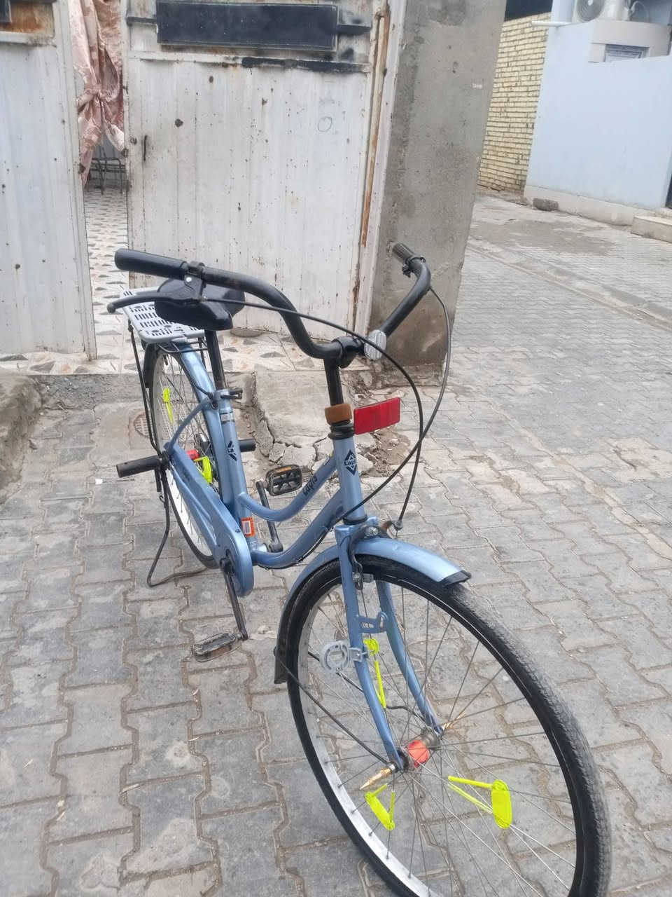 بايسكل بنات ياباني للبيع جيب 26 موديل 15 نظافه ***********
