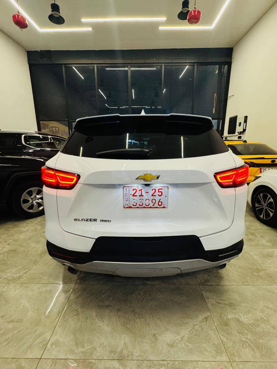 Chevrolet Blazer 2LT

الموديل : 2023

حجم محرك : 20  توربو

اللون :ابيض

عداد المسافة : 58 الف مايل فقط 

السعر : 170$ ورقه

الضرر : كما موضح في الصور  + 3 قطع كلير امريكا
جميع الايرباكات سليمه 

 تترقم شمالي فقط .

المواصفات : 2Lt

كشنات كهربائي 
تشغيل عن بعد
شحن لاسلكي
تبريد خلفي
بصمة تشغيل
بصمة ابواب
لايت ليد
تحكم وضعيات القيادة
هاند بريك بصمة
منافذ USB
تحديد مسار 
اوتو ستارت (Auto start)
اوتو ستوب (Auto stop)
مانع انزلاق+ABS
معرض العدل لتجارة السيارات الحديثه 
العنوان /  كركوك شارع المعارض 

للاستفسار التواصل مع الارقام 👇

***********
***********
***********
