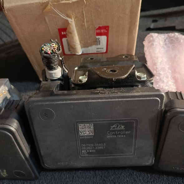 Abs
Honda accord هايبرد 
***********
