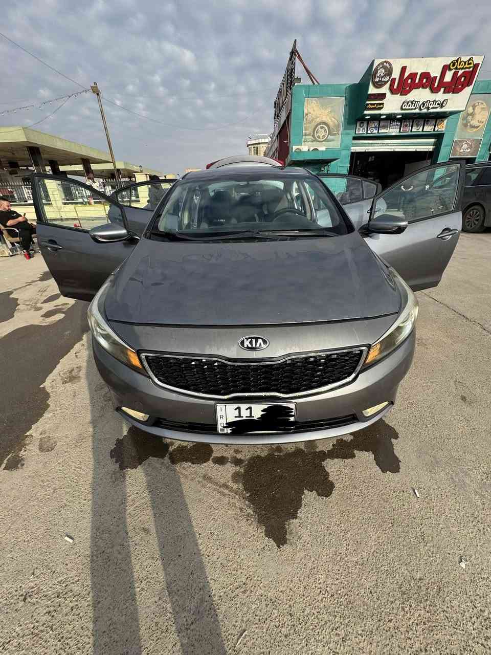 السلام عليكم 
كيا فورتي 2018 امريكي
للبيع 
ماشية 127الف
(كير محرك مكفول)
صدر و حدادية حلوة و ناعمة السيارة 
السيارة نضيفة 

المواصفات 
شاشة 
كامرة 
تحكمات ستيرن جهتين
لايت زنون 
داخل مخمل 
3 وضعيات قيادة 
تبريد ثلج 
مانع انزلاق 

السونر موضح بل منشور و بيهة كم ملاحضة موضحة بل صور 

السعر 105 بيهة مجال جدا بسيط

العنوان بغداد الغزالية

للاستفسار ***********
