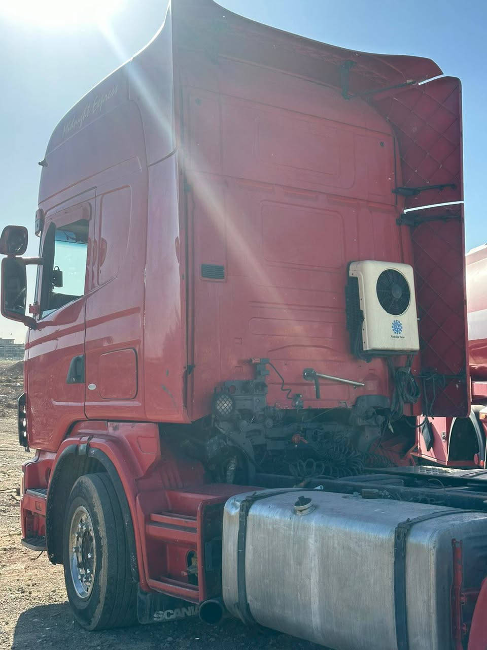 للبيع اسكانيا بس راس
موديل 2003
مربوطه تنكر
سنوي جديد
سعر 135
عنوان اربيل 
***********===واتساب
