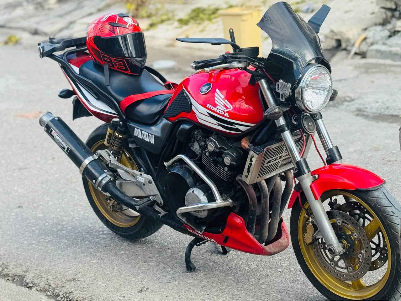 سەرتە بەناوی خوا ئەو ٤٠٠ سوپارەمەن هەیە بۆفرۆشتن ماڵەکە بەرچاوە وەسفی ناوێت تایە بۆ تایە بەشەرت کەپسە ٢٠٠٧  کابرێتەیە ماتۆرەکە جایەزە ڕۆنی مۆتوڵ تاخم پلاک نەقسی نیە سەحری ٢٢ مەجال شوێن هەولێر موشتری نی بێزارمان مەکە لەگور ڕێزم أربيل, العراق


**إذا كنت صاحب هذا الإعلان وتريد حذفه لأي سبب، رجاءا أرسل رسالة إلى الدعم الفني**