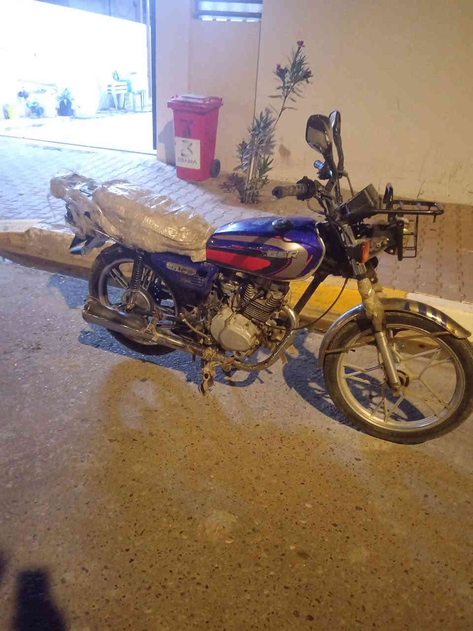 الازرق للبيع *********** واتساب مكاني تكريت سعر 240 قفلللل
