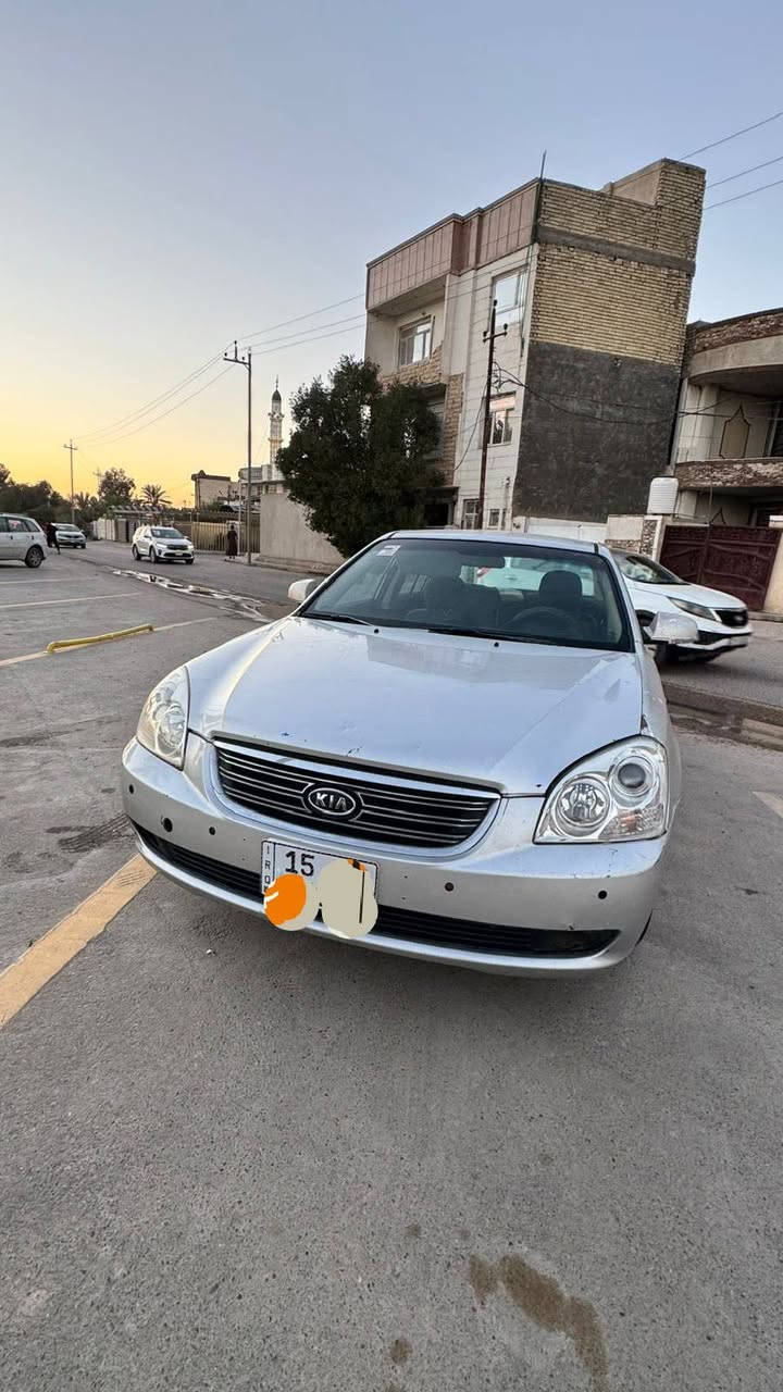 السلام عليكم متاح للبيع
سيارة كيا اوبتمة مديل 2007 محرك 4 سلندر رقم انكليزي جديد بأسمي تتحول بأي مرور 
كير مكينة نظيفات تبريد ثلج بعز الصيف جام 4 كهرباء سنتر لوك قفل مركزي 5 ويل كب تخم تاير جديد قبل فترة شادة 
بطارية جديدة سيارة نشطة واقتصادية جداً 
جامة امامية جديدة كهربائيات كلها شغالة ومملعوب بيها داخل جدآ نظيف 
السيارة بلادية وجاردة بحاجة إلى إعادة صبغ احزام والصور توضح ذلك 
مكاني بغداد الغزالية والسعر 66 
ه‍ ***********
