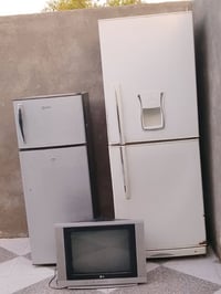 ثلاجه الحجم الكبير شقاله وتلفزيون شقاله ليشتري يراسلني  خاص07853842994