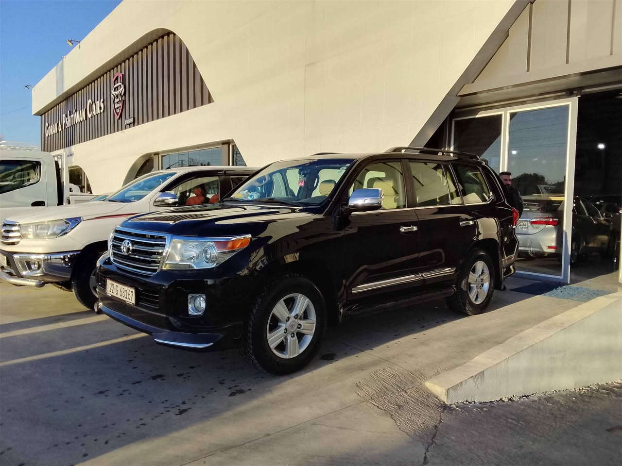 سلام عليكم 
لاند كروز موديل 2013لبيع 
بدون اي ضربة بدون صبغ  
بس بي بارد كد كارت فقط
سيارة ماشية 119كم
مكان خانقين 
رقم موبايل *********** Singapore
