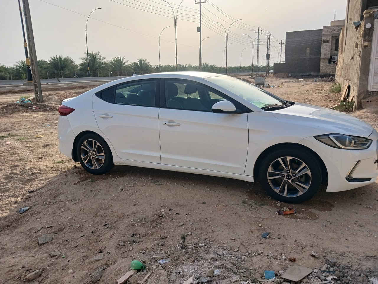 النترا موديل 2017 وارد امريكي السعر 98 بيها جاملغ وبنيد بيها مكانات تقشير بدون دوخل ولا معجون صبغناها حزام السياره بصمه وتحكم ستيرن مواصفات رقم بغداد السياره ما بيها نقص ومكينه وحداديه وتخم تاير وتبريد وتدفئه كله شغال العنوان كربلاء، ما متواجد على الفيس السعر 98
 ***********
