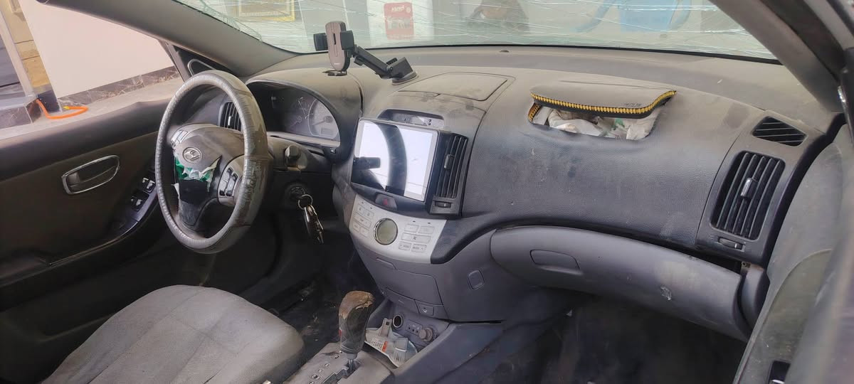 سلام عليكم  يجفيكم شر  الحوادث 
اافانتي موديل 2007 بغداد سنويه باسمي ابيع  على حادثها  
 السعر 44. واسط عزيزيه  *********** 
***********
