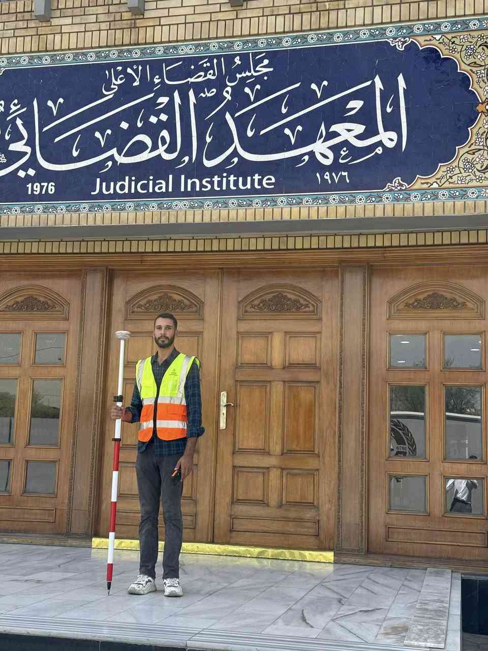 📍 مشروع الفريق الوطني  
📌 الموقع: بغداد  
***********
تعلن شركة الاحتراف الهندسي عن إنجاز أعمال المسح الشامل لمشروع الطاقة الشمسية الذي يشمل 22 بناية

🔹 شملت الأعمال مسح جميع الاسطح الخاصة ب بنايات الدولة بدقة عالية  :
5 بنايات خاصة بلوقف السني 
مجلس الوزراء
هيئة المساحة العامة
2 بنايات وزارة الموارد المائية 
2 بنايات وزارة الراي
وزارة العمل 
الهيئة العامة للاستثمار
دائرة الشؤن الاجتماعية 
مجلس محافظة بغداد 
الهيئة الوطنية العامة 
تم رفع اكثر من 4400 نقطة 
تم إنجاز العمل بالكامل وبدقة عالية، وفق المواصفات الفنية المطلوبة وضمن المدة المحددة.

✅ دقة في التنفيذ
✅ التزام بالمواصفات
✅ خبرة هندسية ميدانية

للاستفسارات:
*********** مهندس يوسف
*********** مهندس عبد الرحمن 
شركة الاحتراف الهندسي 
وكيل شركة GPS TOKNAV العراق
مصدر معتمد لتصدير و بيع اجهزة Leica ,TOPCON 
العنوان بغداد فلكة نفق الشرطة
