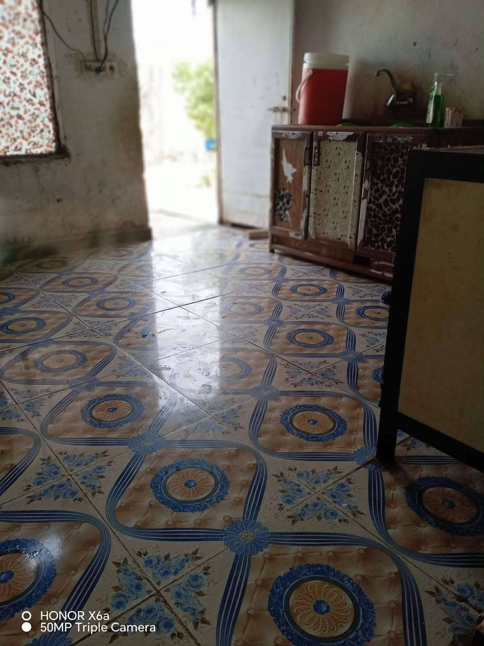 السلام عليكم بيت زراعي للبيع حي المنتضر مساحه ٣٠٠متر السكف سندويج ولارضيه سيراميك  مرقم وجاهز من لبلديه السعر19 ولشراي بي   مجال ، الاستفساررر
***********
