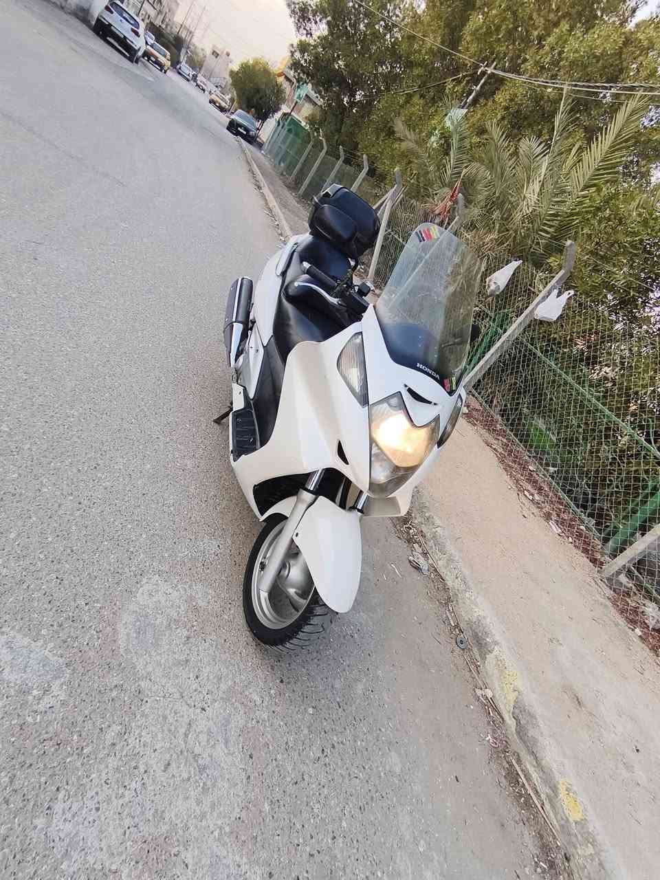 السلام عليكم سلفر ونج 600 كفاله عامه العنوان بغداد بلديات السعر 2300 وبيه مجال ***********
