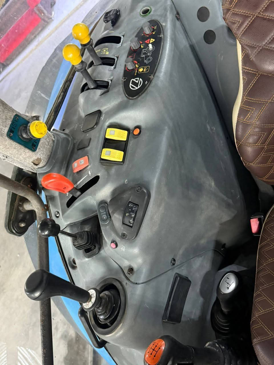 لانديني حجم 185 رقم اربيل  موديل 2008  مكينه وضع شركه للاستفسار الاتصال ***********
ترهم مراوس بسياره
