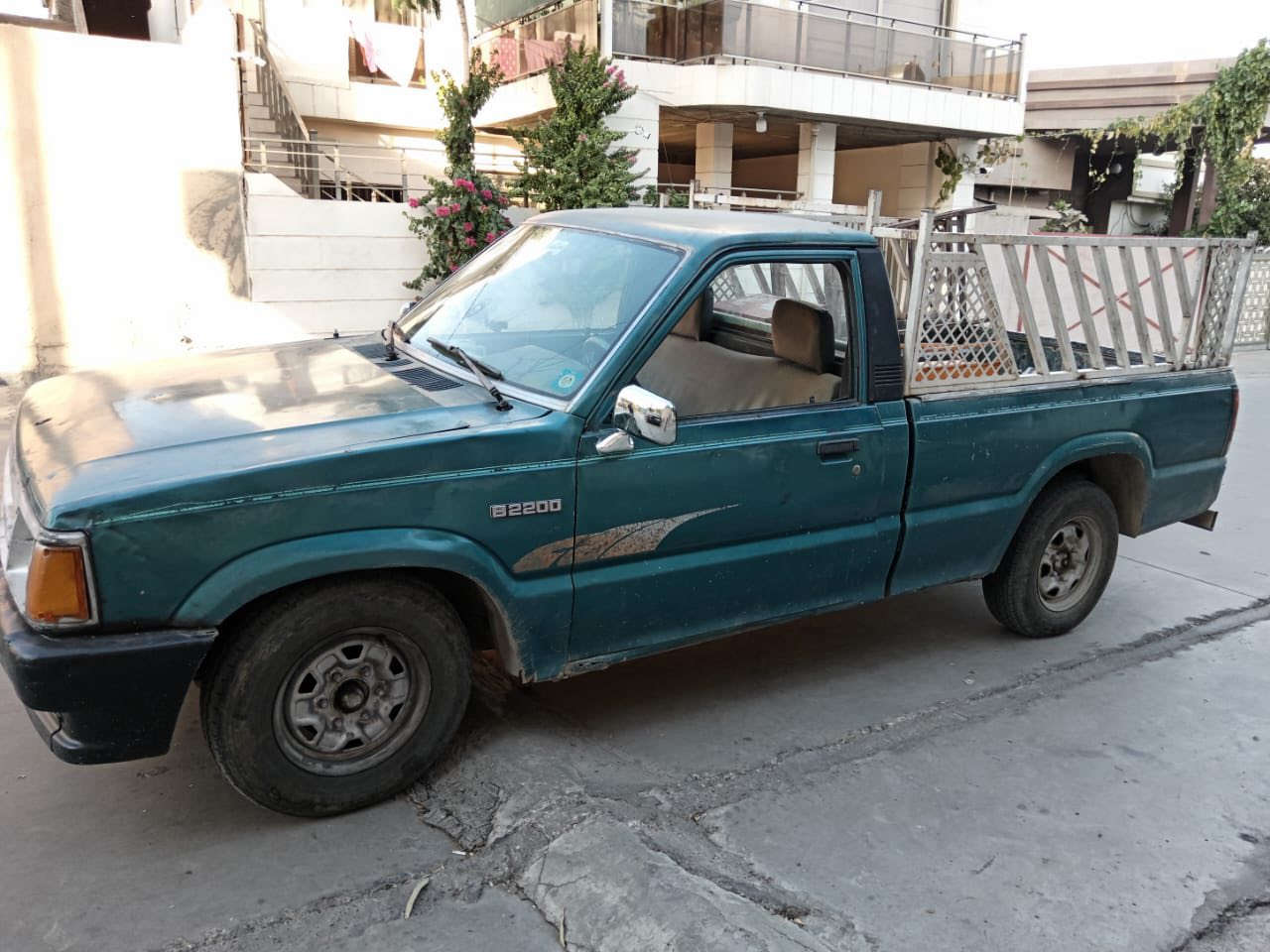 پيكاب مازدا موديل ٩٣ سنه وه ي تازه گيرو مه كينه به شه ر  سعر ٣٥ $شوين كه ركوك ***********
