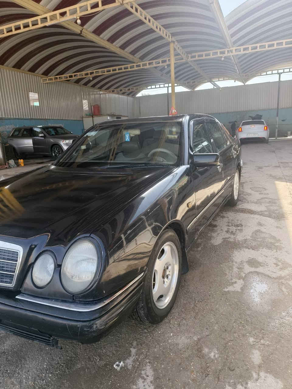 السلام عليكم إخوان رمضان كريم مارسدس لون اسود مديل ٩٨ سياره جاهزه من كير محرك حداديه ٧٥ بل ميه سياره جاهزه من كلشي محرك ففتي ٣٠٠٠ معدل وشلعه كلش حلوه مالك السياره جيراني كبل اوجهك ويا مالك إذا تريد بيع أو مراوس بملكه بس وكالة ما مدفوع كمركه سعر سياره ٥٥ وبيه مجال مكان بابل القاسم ***********
