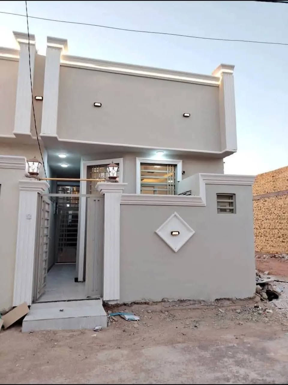 عمل كافة الاصباغ الخارج والداخل مع الدقه في العمل  ***********
***********
