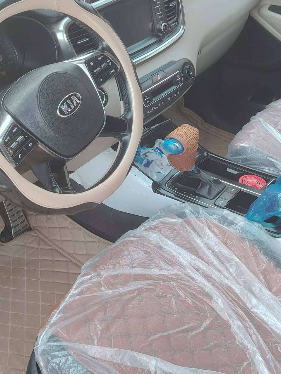 سورنتو ٢٠٢٠ خليجي كفاله عامة للبيع السعر المطلوب ٢٤٥ وبيها مجال حك الجية للإستفسار الاتصال علا الرقم *********** مكلف بلنشر
