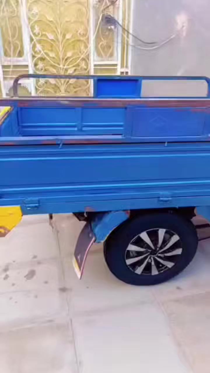 سلام عليكم الغوالي ستوته (للبيع)مديل 12رقم وسنويه عوزه بس ضفيره بيه ضفيره بس حتركت سعر 1500وبيه مجال عنوان ناصريه سوق الشيوخ رقم ***********
