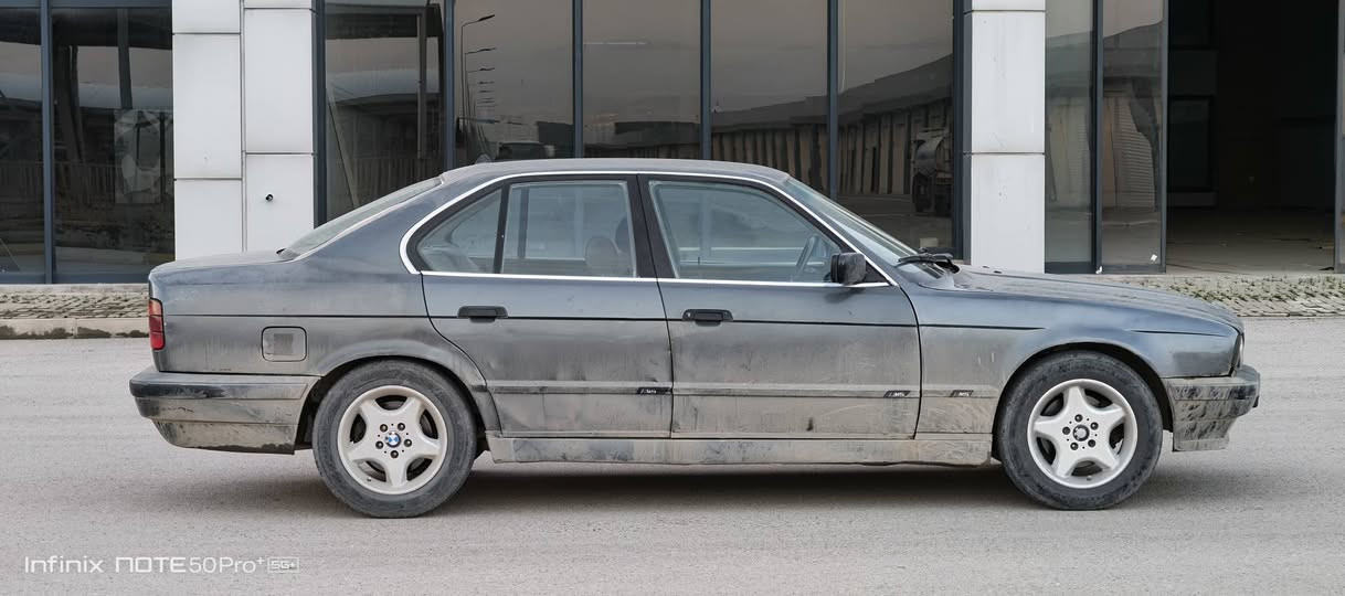 بیع مستعجل 40 ورقە و بی مجال مکان السلیارە سلیمانیە   ***********        ***********     bmw مدیل 1991 رقم سلیمانیە سنویە و ژنکە کلە جدید لحد 2030  محرك 20 کبس کیر عادی کیرو محرك شرط فیتر دعامیه لدعامی مابی ضربه او خیاس كهرباییات كله شغال كیجات شغال داخل جدید اربع جامات كهربایی مرایات كهربایی abs و سلاید سیارە مابی مصرف الف دینار السليمانية, العراق
