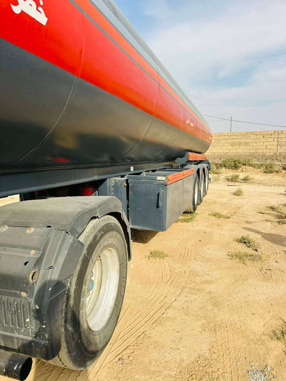 سلام عليكم سياره سكانيا للبيع موديل 1995 كير محرك شاصي كلو بشرط رقم دهوك سنويه لل 2029 طوناج مجدد قبل شهر جيبي اس تانكي بولون سعر 210 وبيها مجال مكان الشركاط لل اتصال ***********
