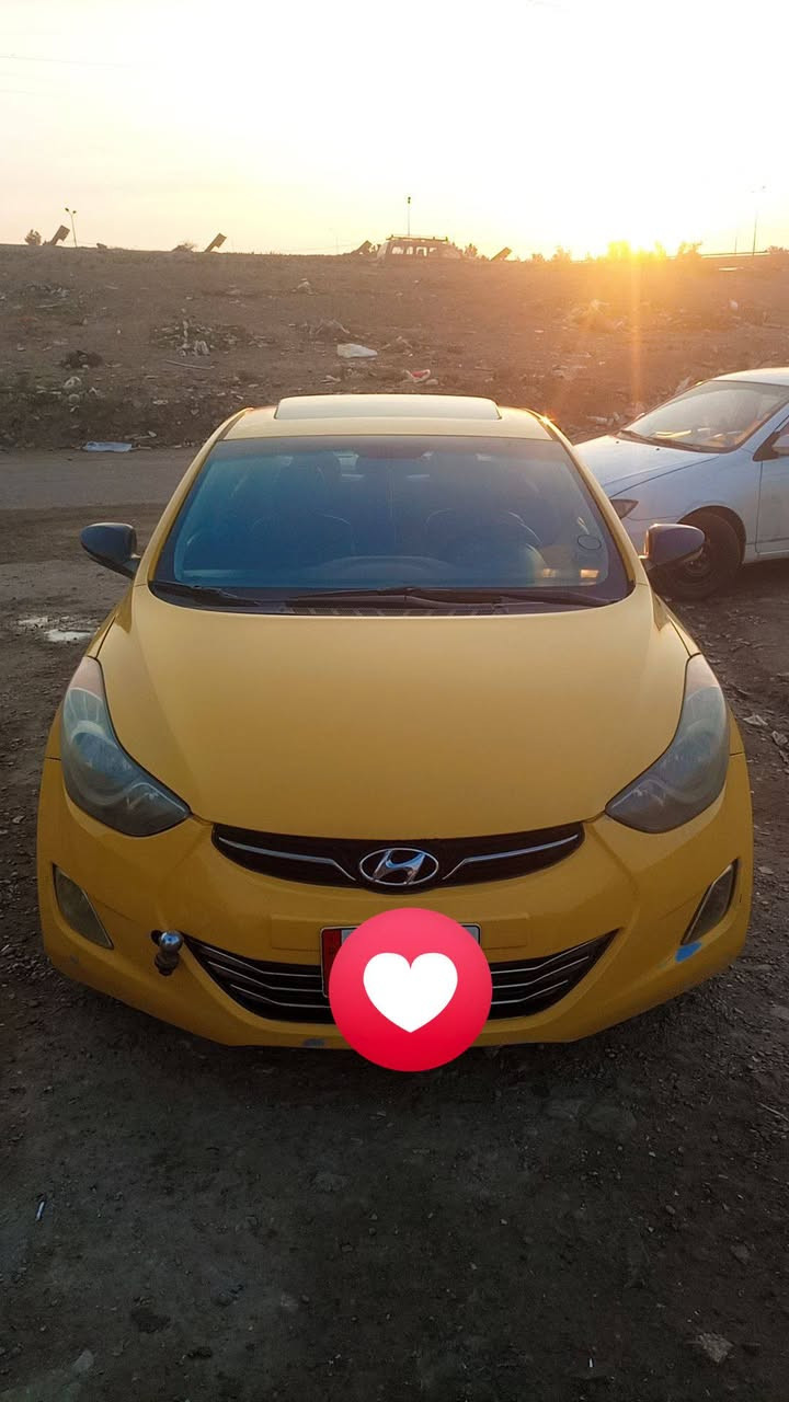 السلام عليكم
النترا وارد امريكي 
حادثها جاملغ خلفي 
رقم بغداد الانكليزي باسمي تحويل ثاني يوم موصفات نص فول  مكينه ١٨٠٠ دوش المرغوب مكينه كير جديده تخم تاير جديد صدر امامي خلفي جديد تبريد ثلج خير من اللّٰه السياره مناقصها شي سياره 
سنويه جديدها تحويل ثاني يوم
مكان بغداد سعر90$بيها  مجال الكاظميه 
رقم ‏‪***********‬‏
